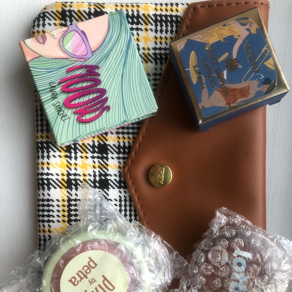 Make up bundle